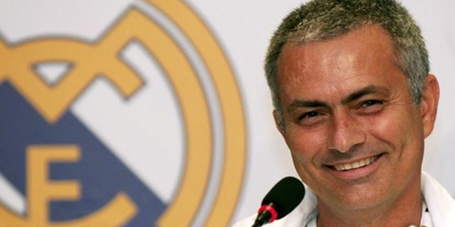 'Mourinho Ke Hamburg Bukan Untuk Pelesir' 'Mourinho Ke Hamburg Bukan Untuk Pelesir'