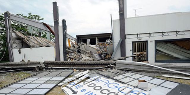 Gempa, Italia-Luksemburg Dibatalkan!