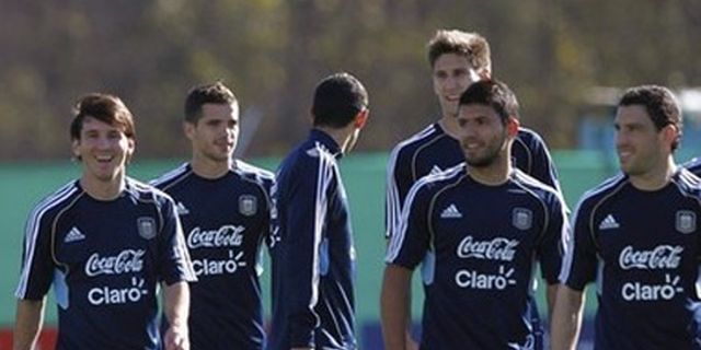 Messi: Saya Sedih Lihat Guardiola Pergi Messi: Saya Sedih Lihat Guardiola Pergi