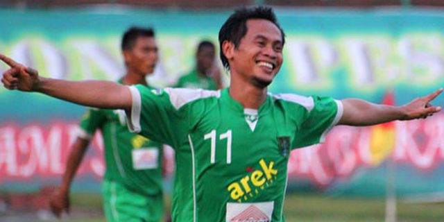 Divisi Utama (LI): Setengah Lusin Gol Antar Persebaya ke Puncak