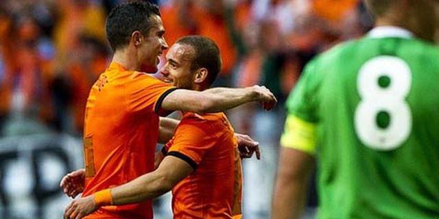 Review: Belanda Pesta Gol di Amsterdam