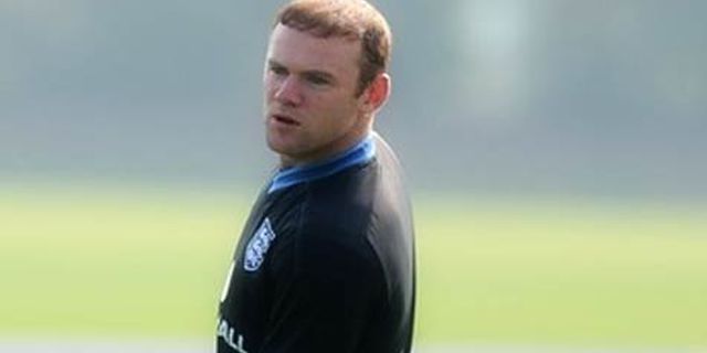 Evra: Rooney Absen, Prancis Girang