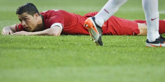 Portugal Dalam Situasi Krisis Jelang Euro 2012 Portugal Dalam Situasi Krisis Jelang Euro 2012
