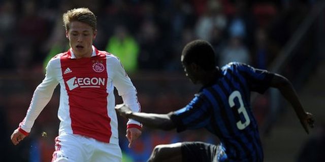 United Buru Bintang Muda Ajax