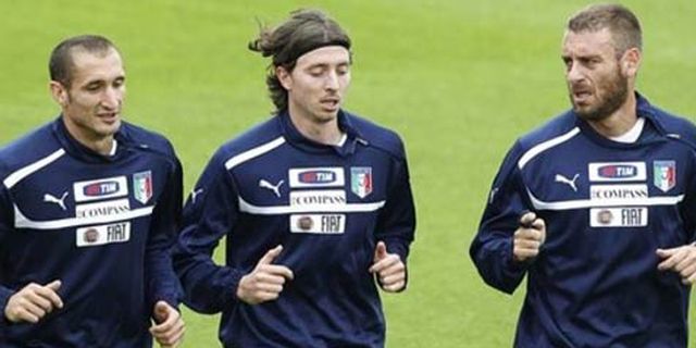 Chiellini: Pertahanan Italia Aman Bersama De Rossi