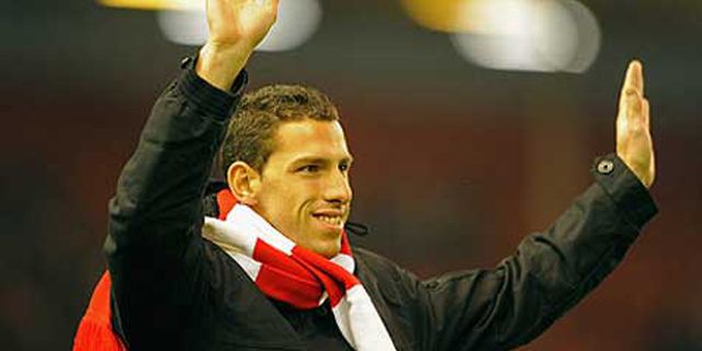 Maxi Rodriguez: Saya Akan Bertahan di Liverpool Maxi Rodriguez: Saya Akan Bertahan di Liverpool