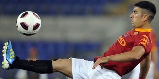 Demi Scudetto di Roma, Pizarro Tolak ke China