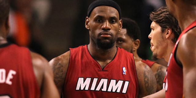 LeBron James Selamatkan Heat Dari Kekalahan Keempat