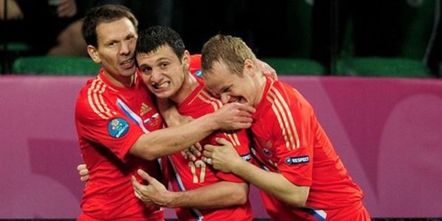 Pahlawan Rusia Kagumi Suporter Ceko