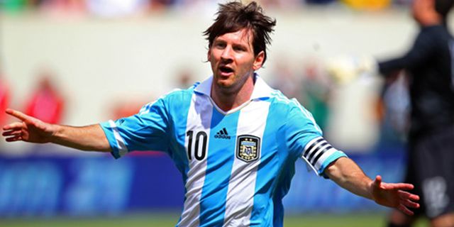 Review: Trigol Messi Beri Pelajaran Brasil Review: Trigol Messi Beri Pelajaran Brasil