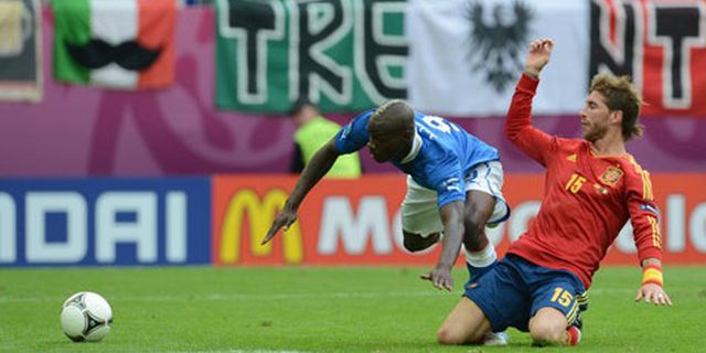 Kenapa Prandelli Mengganti Balotelli?