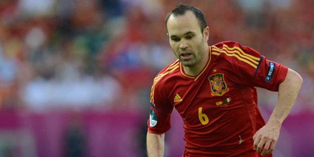 Iniesta: Beruntung Fabregas Selamatkan Muka Spanyol