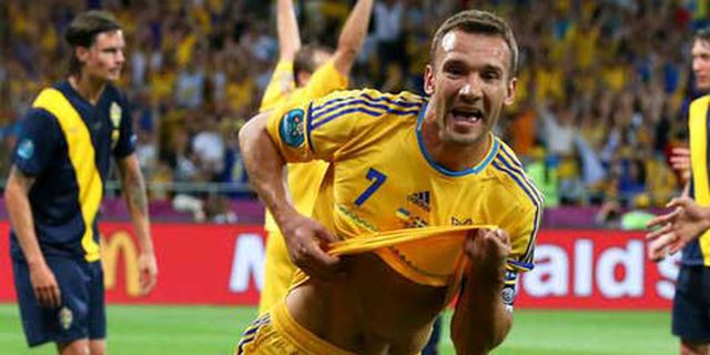 Setelah Mencetak Gol, Sheva Menabrak Orang
