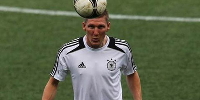 Schweinsteiger: Mari Menangi Duel Klasik Kontra Belanda! Schweinsteiger: Mari Menangi Duel Klasik Kontra Belanda!