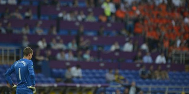 Stekelenburg Optimis Kalahkan Jerman