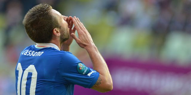 Italia Indikasikan Kembali Turunkan Cassano Italia Indikasikan Kembali Turunkan Cassano