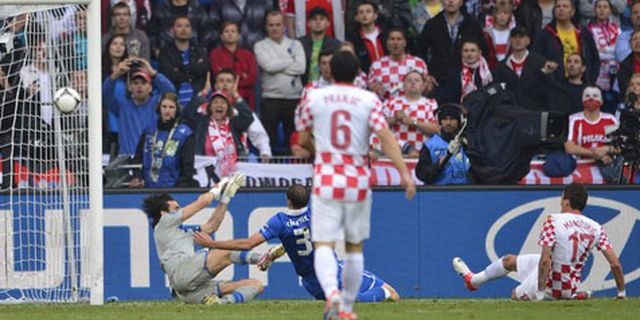Chiellini Mengaku Salah Untuk Gol Kroasia Chiellini Mengaku Salah Untuk Gol Kroasia