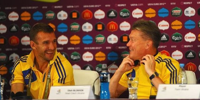 Blokhin: Sheva Bawakan Kami Kopi Dan Teh