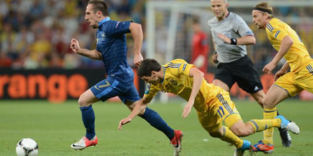 HT Review: Hujan, Angin, Dan Tanpa Gol HT Review: Hujan, Angin, Dan Tanpa Gol