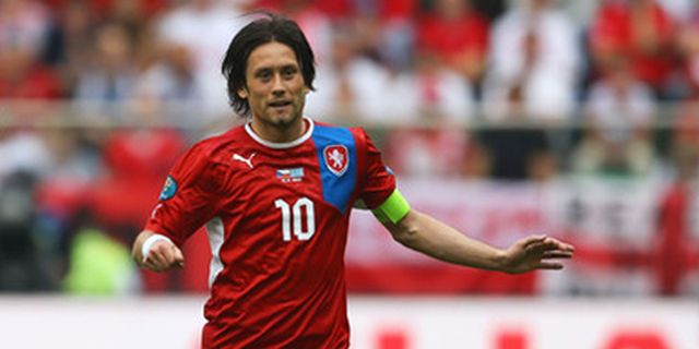 Rosicky Ragu Bisa Tampil Lawan Polandia Rosicky Ragu Bisa Tampil Lawan Polandia