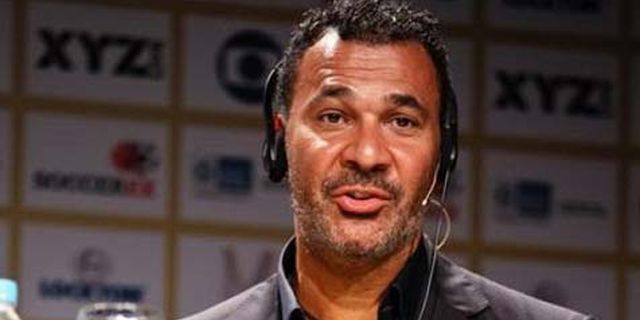 Kekecewaan Gullit Atas Tersingkirnya Belanda