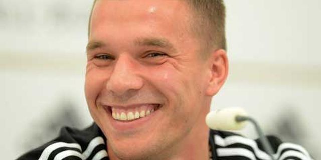 Podolski: Wenger Pelatih Yang Sangat Sukses Podolski: Wenger Pelatih Yang Sangat Sukses