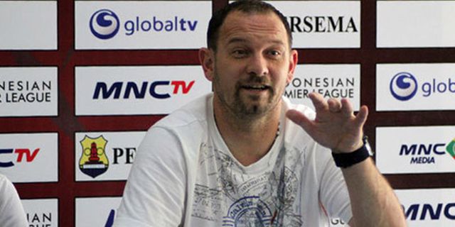 Ke Bantul, Dejan Ubah Komposisi Lini Belakang Arema