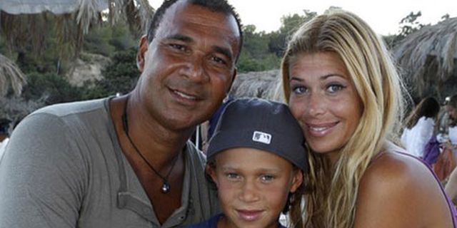 Sering Selingkuh, Ruud Gullit Dapat 'Kartu Merah' Dari Istri Sering Selingkuh, Ruud Gullit Dapat 'Kartu Merah' Dari Istri