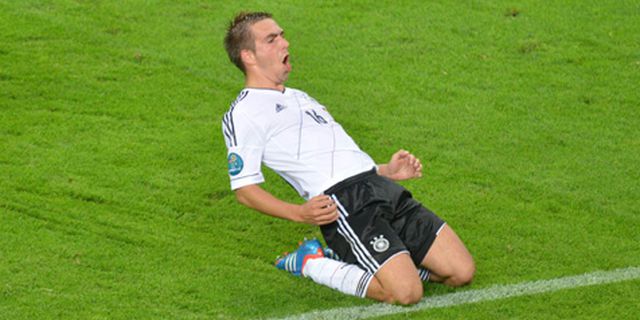 HT Review: Lahm Bawa Jerman Unggul