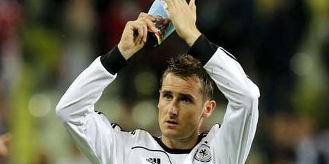 Klose Rela Posisinya Diambil Gomez Klose Rela Posisinya Diambil Gomez