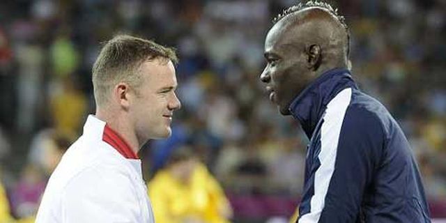 Mancini: Balotelli Lebih Bagus Daripada Rooney Mancini: Balotelli Lebih Bagus Daripada Rooney