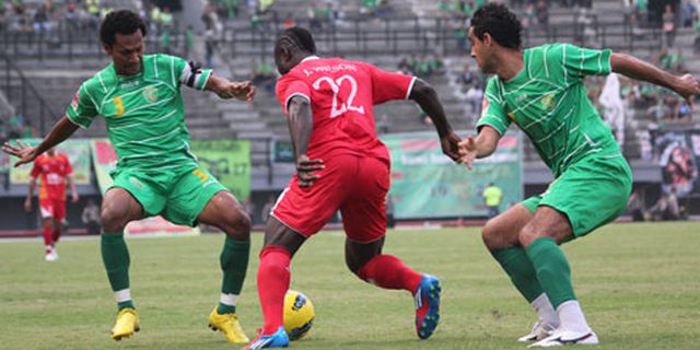 HT Review: Semen Padang Sementara Unggul 1-0 Atas Persebaya