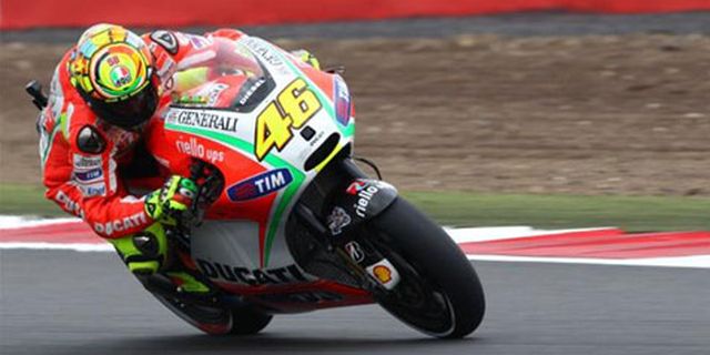 Rossi: Tak Ada Diskusi Dengan Honda-Yamaha Rossi: Tak Ada Diskusi Dengan Honda-Yamaha