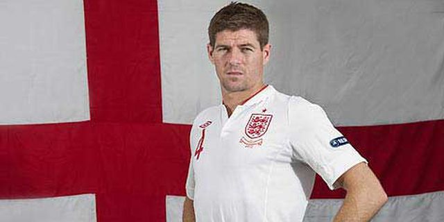 Carragher: Gerrard Pemain Inggris Terbaik Carragher: Gerrard Pemain Inggris Terbaik