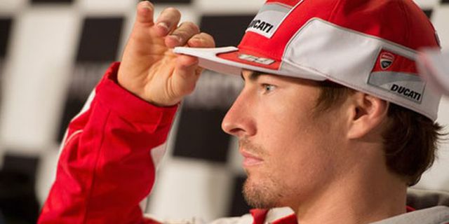 Ditawari WSBK, Hayden Sedih Jika Harus Tinggalkan Ducati Ditawari WSBK, Hayden Sedih Jika Harus Tinggalkan Ducati