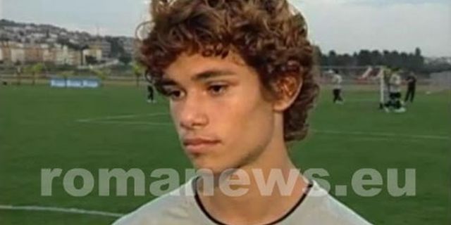 The New Roberto Carlos Menuju AS Roma The New Roberto Carlos Menuju AS Roma