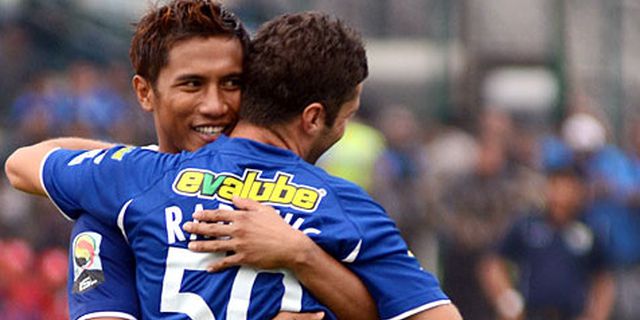 ISL Review: Persib Bandung Susah Payah Atasi Persidafon