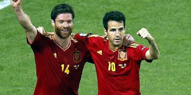 Fabregas dan Xabi Alonso Kunjungi Indonesia Fabregas dan Xabi Alonso Kunjungi Indonesia