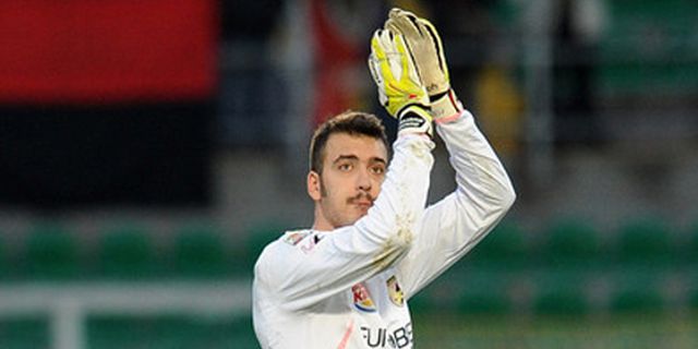 Duo London Bersaing Dapatkan Viviano