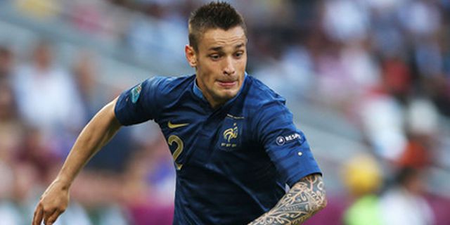 Newcastle Sulit Tarik Debuchy Dari Lille