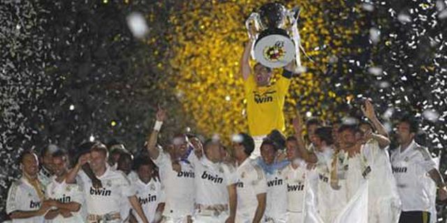 Madrid Berburu Bek Kanan