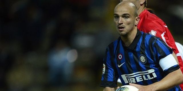 Cambiasso: Treble Inter Istimewa Cambiasso: Treble Inter Istimewa