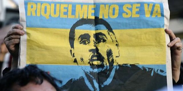 Fans Boca Beraksi Menolak Hengkangnya Riquelme