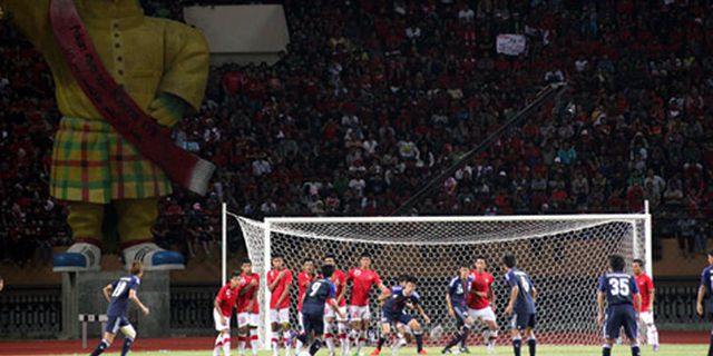 Empat Suporter Terjatuh Saat Dukung Timnas U-22