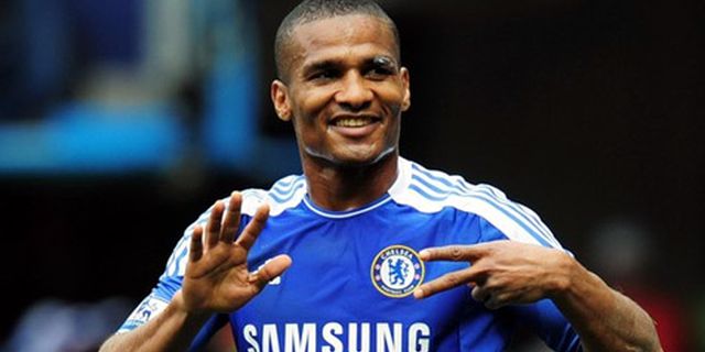 Santos Telah Lakukan Pembicaraan dengan Malouda Santos Telah Lakukan Pembicaraan dengan Malouda