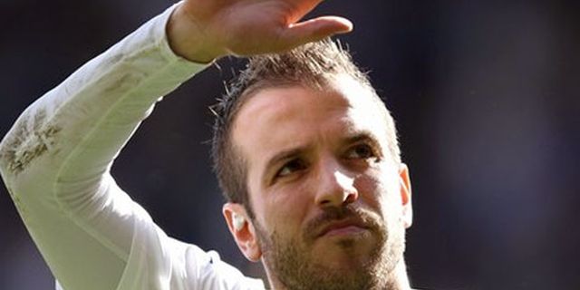 Van der Vaart Tampik Rumor Kepergiannya Van der Vaart Tampik Rumor Kepergiannya