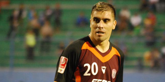 Cristian Febre Janji Kembali ke PSM