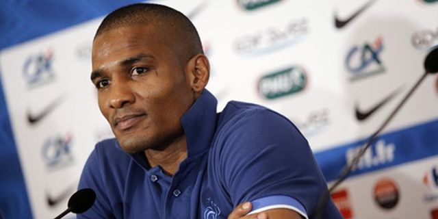 Santos Mundur Setelah Tahu Gaji Malouda