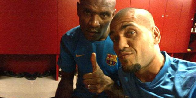 Abidal Sempatkan Diri Kunjungi Kamp Latihan barca