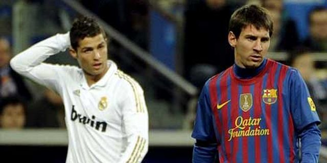 Maradona: Ronaldo Takkan Bisa Samai Messi Maradona: Ronaldo Takkan Bisa Samai Messi